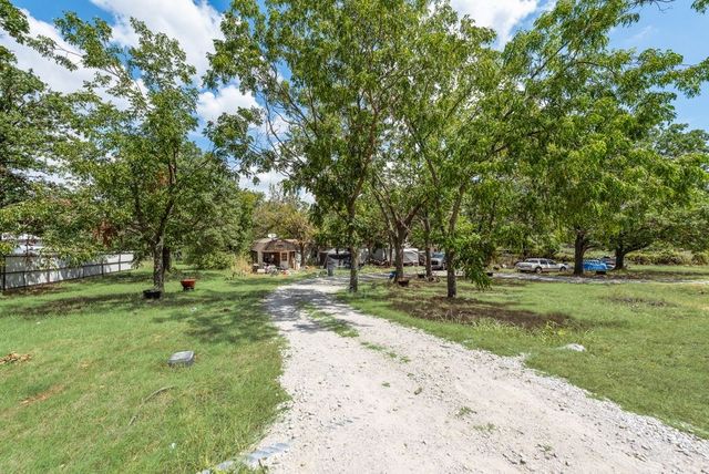 139 Rommel Court, Springtown, TX 76082