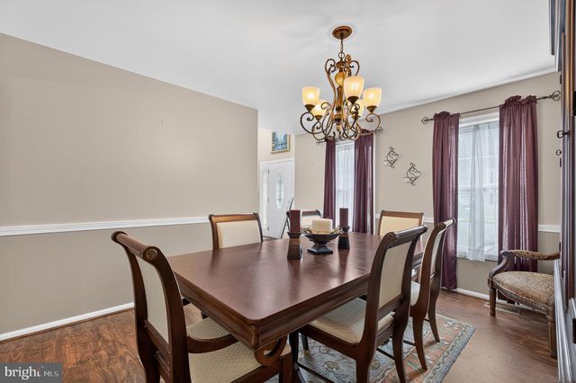 10 MONTCEAU DR, Newark, DE 19702