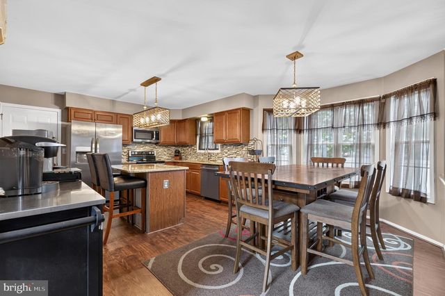 10 MONTCEAU DR, Newark, DE 19702