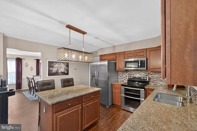 10 MONTCEAU DR, Newark, DE 19702
