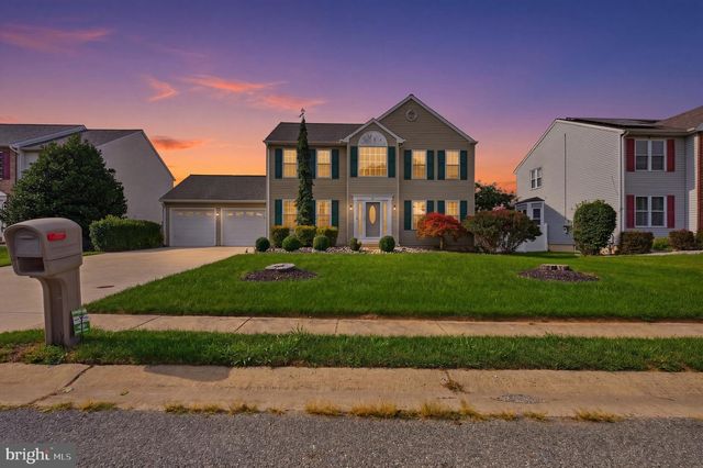 10 MONTCEAU DR, Newark, DE 19702