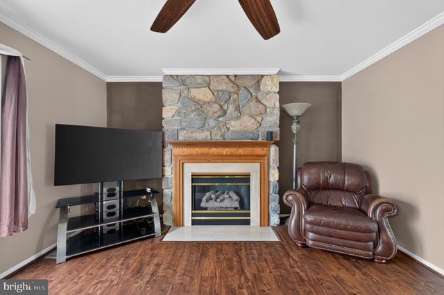 10 MONTCEAU DR, Newark, DE 19702