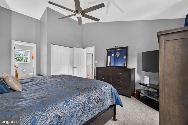 10 MONTCEAU DR, Newark, DE 19702