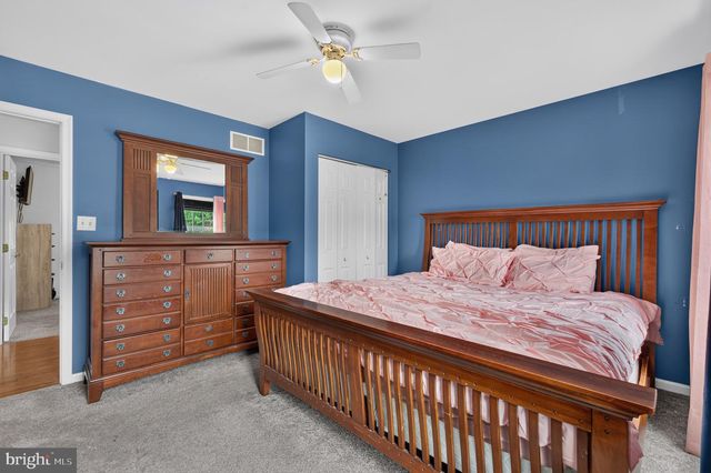 10 MONTCEAU DR, Newark, DE 19702