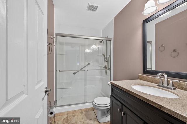 10 MONTCEAU DR, Newark, DE 19702