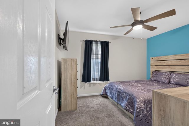 10 MONTCEAU DR, Newark, DE 19702
