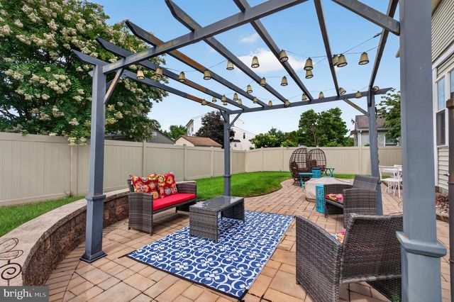 10 MONTCEAU DR, Newark, DE 19702