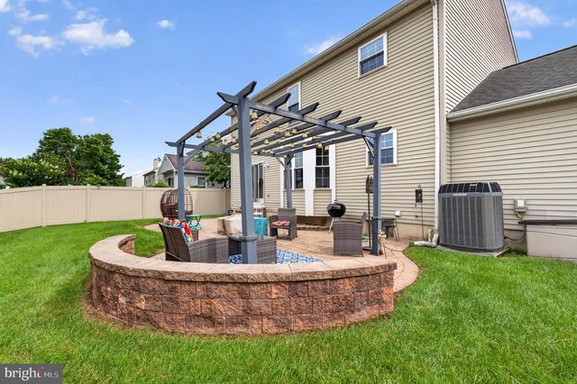 10 MONTCEAU DR, Newark, DE 19702