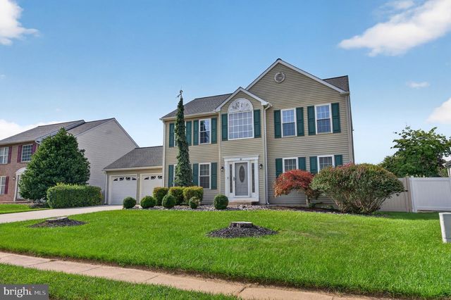 10 MONTCEAU DR, Newark, DE 19702