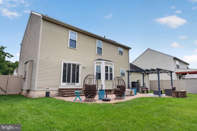 10 MONTCEAU DR, Newark, DE 19702