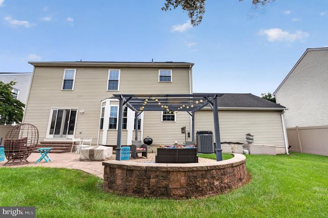 10 MONTCEAU DR, Newark, DE 19702