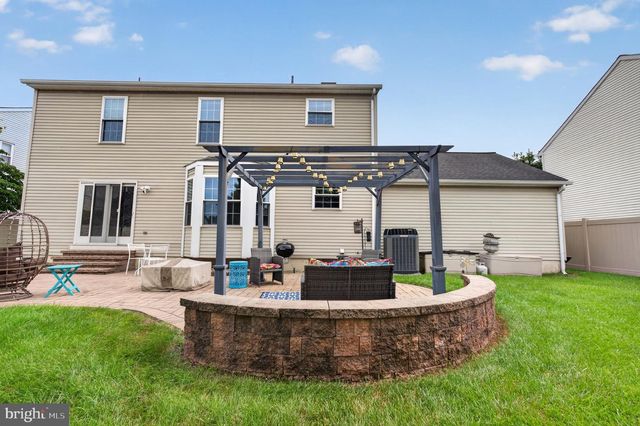 10 MONTCEAU DR, Newark, DE 19702