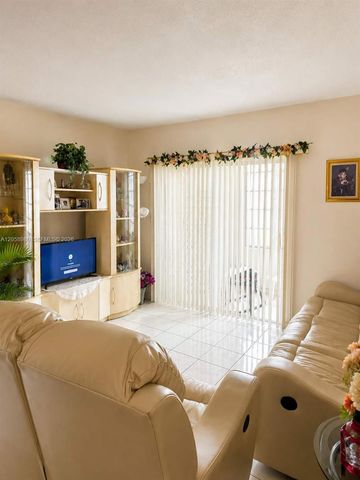 110 Royal Palm Rd 208, Hialeah Gardens, FL 33016