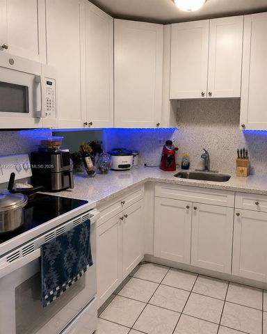 110 Royal Palm Rd 208, Hialeah Gardens, FL 33016
