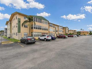 110 Royal Palm Rd 208, Hialeah Gardens, FL 33016