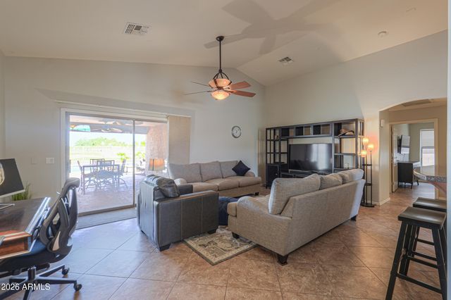 43402 W RIO BRAVO Drive, Maricopa, AZ 85138