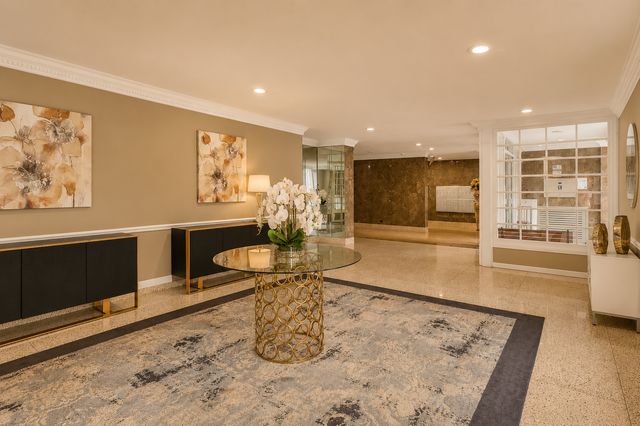 8439 153rd Ave Apt 4J, New York City, NY 11414