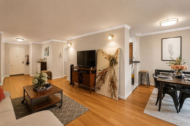 8439 153rd Ave Apt 4J, New York City, NY 11414