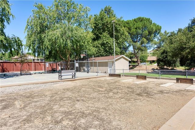 26333 Long Oak Drive, Newhall, CA 91321