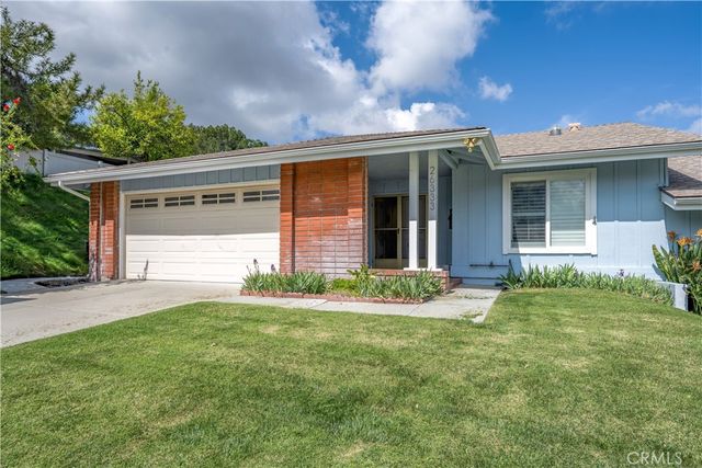 26333 Long Oak Drive, Newhall, CA 91321