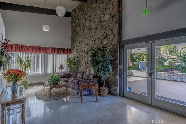 26333 Long Oak Drive, Newhall, CA 91321