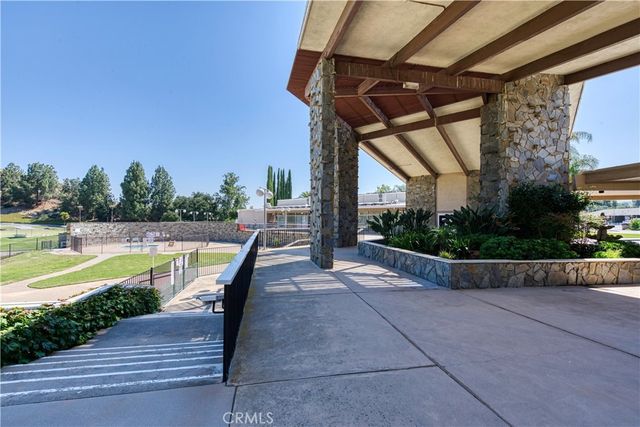 26333 Long Oak Drive, Newhall, CA 91321