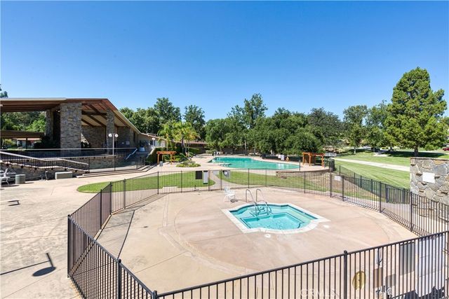 26333 Long Oak Drive, Newhall, CA 91321