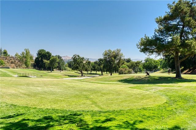 26333 Long Oak Drive, Newhall, CA 91321