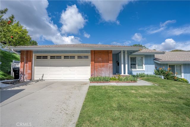 26333 Long Oak Drive, Newhall, CA 91321