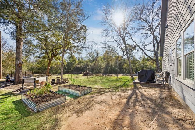 26550 Armadillo Drive, Hempstead, TX 77445