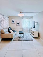 20120 NE 3rd Ct 7, Miami, FL 33179