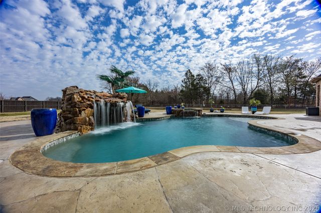 82 Gapwedge Drive, Durant, OK 74701