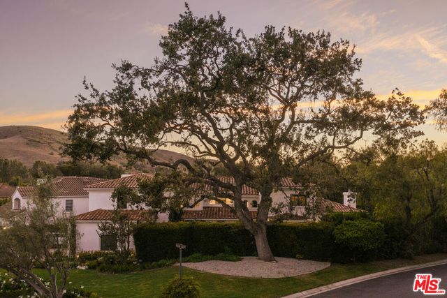 1285 Falling Star Avenue, Westlake Village, CA 91362