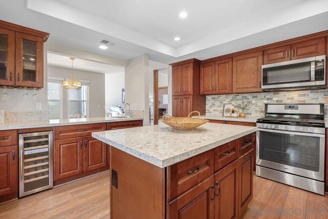 598 Rockport Ct., Encinitas, CA 92024