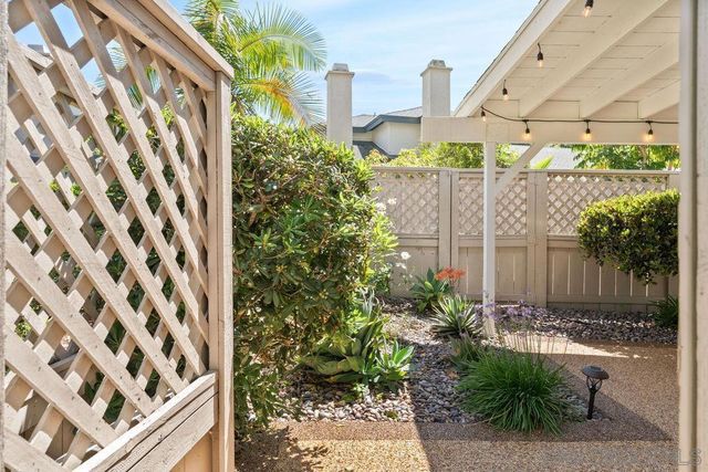 598 Rockport Ct., Encinitas, CA 92024