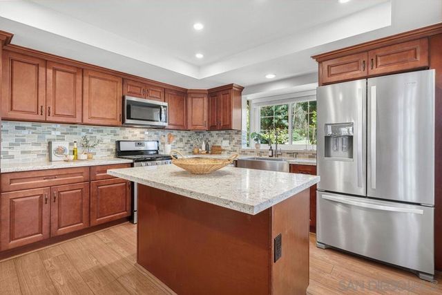 598 Rockport Ct., Encinitas, CA 92024