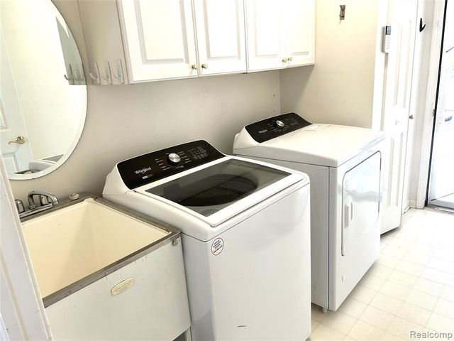 4197 Lake Forest Drive, Ann Arbor, MI 48108