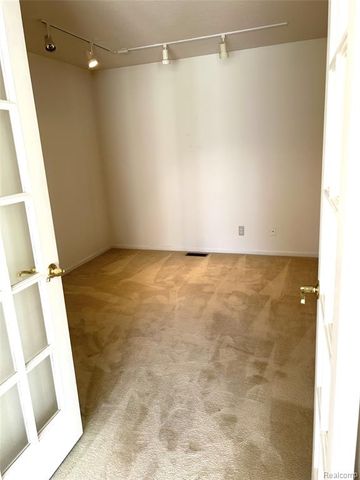 4197 Lake Forest Drive, Ann Arbor, MI 48108