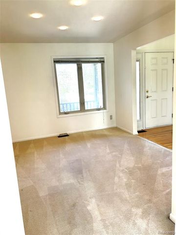 4197 Lake Forest Drive, Ann Arbor, MI 48108