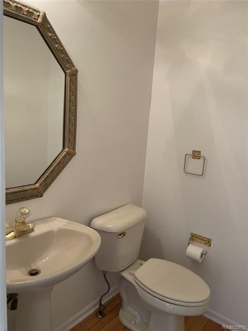 4197 Lake Forest Drive, Ann Arbor, MI 48108