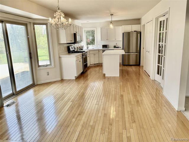 4197 Lake Forest Drive, Ann Arbor, MI 48108