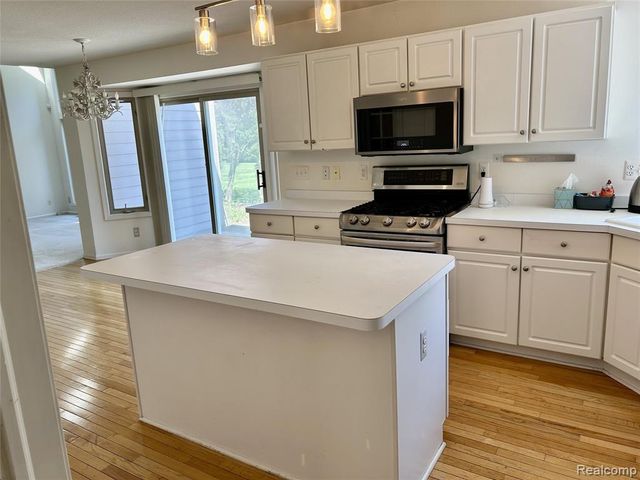 4197 Lake Forest Drive, Ann Arbor, MI 48108