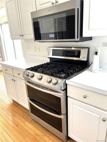 4197 Lake Forest Drive, Ann Arbor, MI 48108