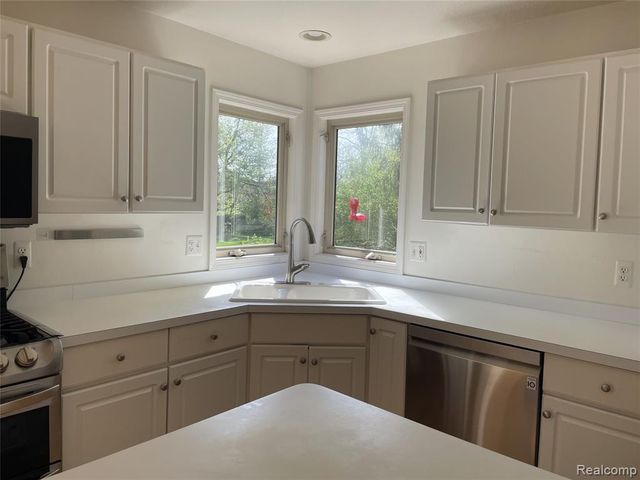 4197 Lake Forest Drive, Ann Arbor, MI 48108