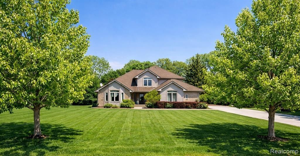 4197 Lake Forest Drive, Ann Arbor, MI 48108