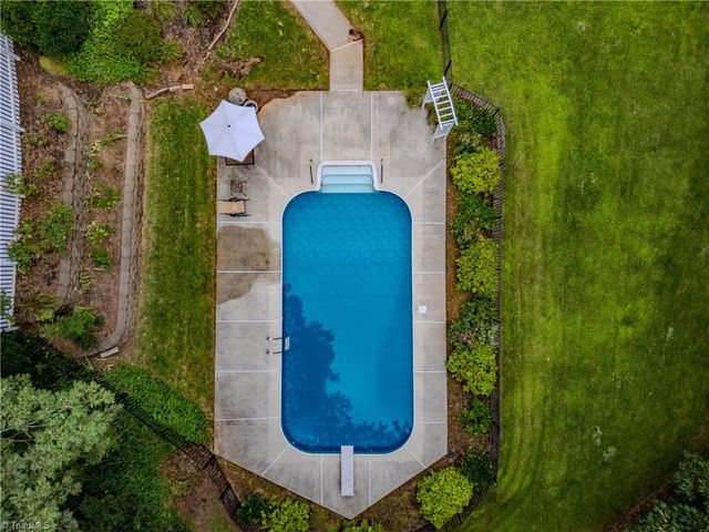 158 Oakmont Place, Mount Airy, NC 27030