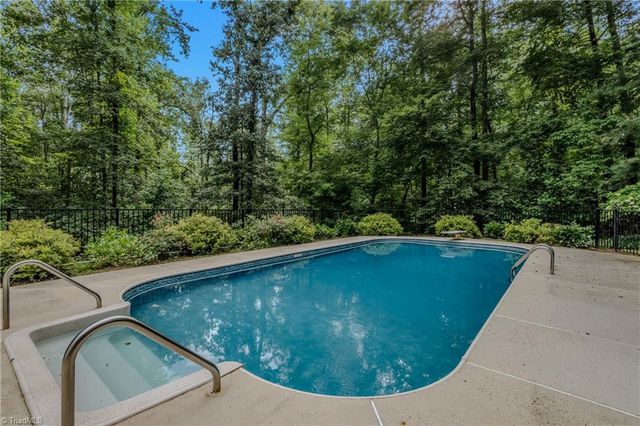158 Oakmont Place, Mount Airy, NC 27030