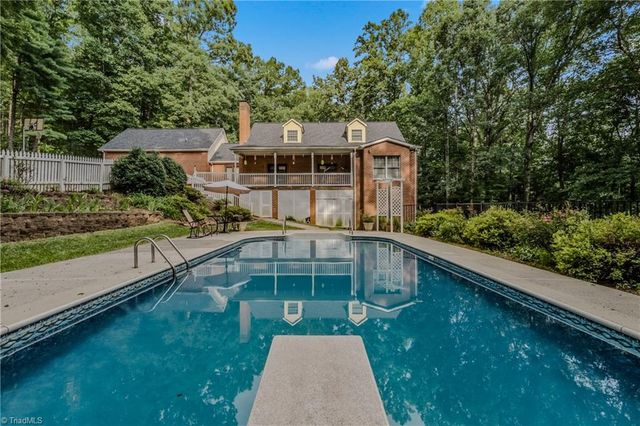 158 Oakmont Place, Mount Airy, NC 27030
