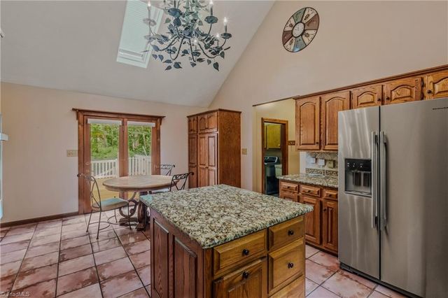 158 Oakmont Place, Mount Airy, NC 27030