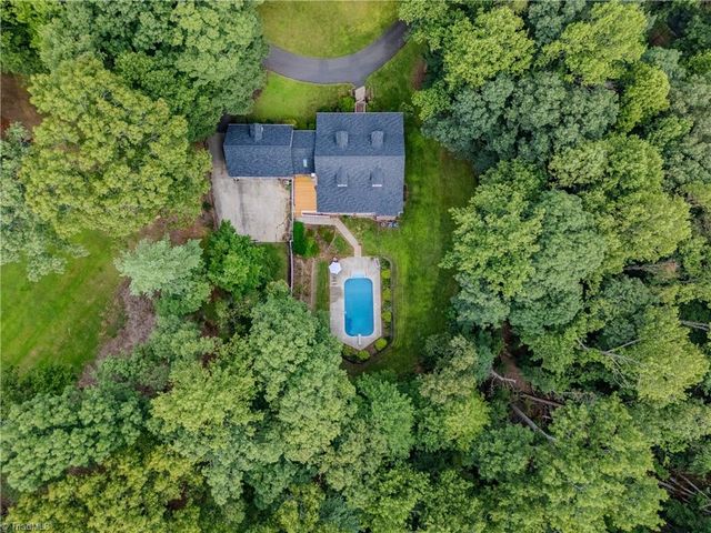 158 Oakmont Place, Mount Airy, NC 27030